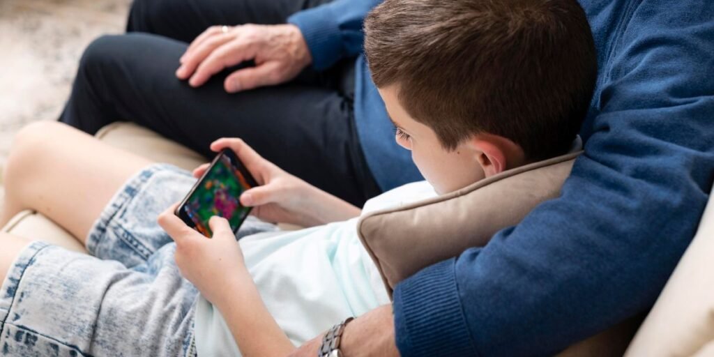 mejores moviles para jugar - niño